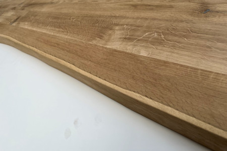 Rustiek eiken plank met boomrand